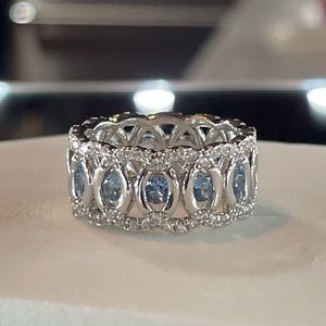 Sterling silver blue topaz ring